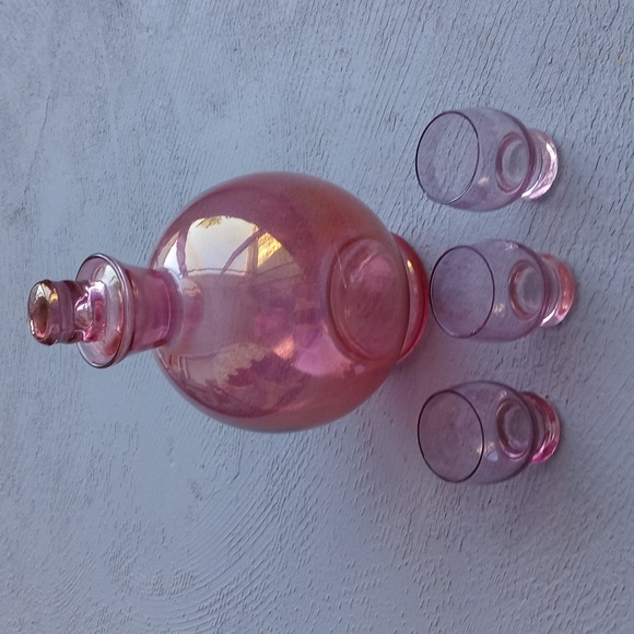 VTG Pink Decanter with 3 glasses - Picture 5 of 8